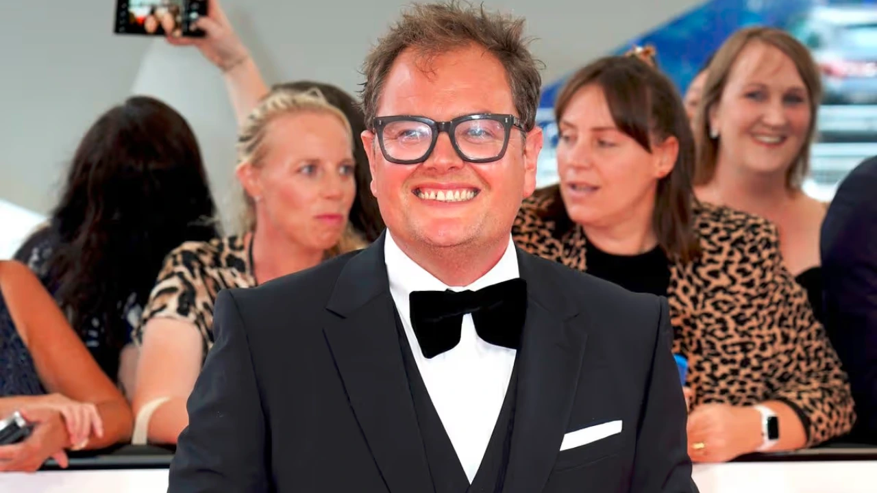 Alan Carr Net Worth British Comedian, and Television Host