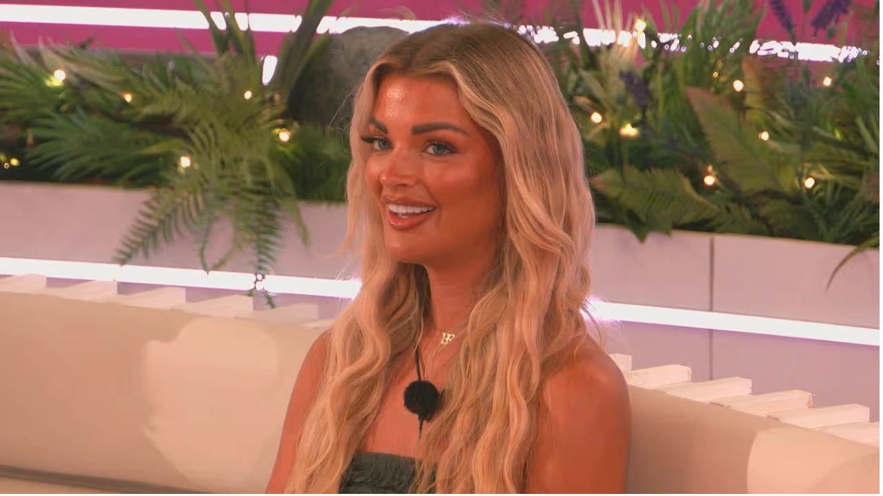 Helena Love Island Age