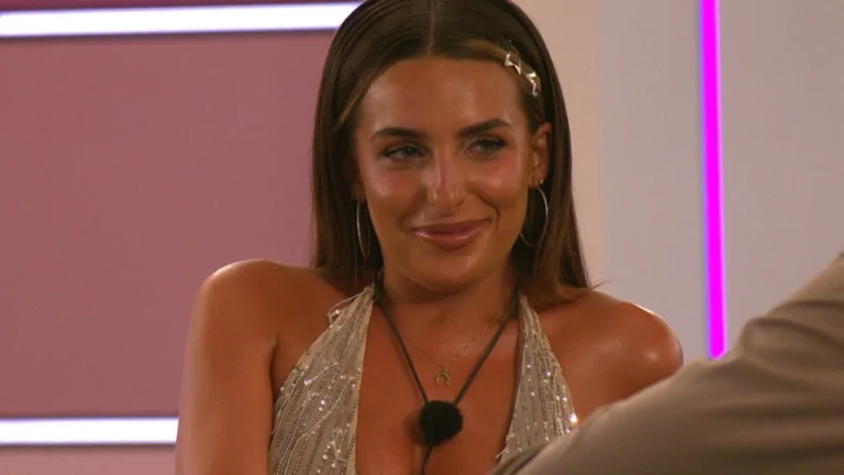 Toni Love Island Age